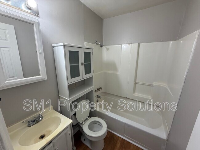 Building Photo - 1036 Nancy Ln SE