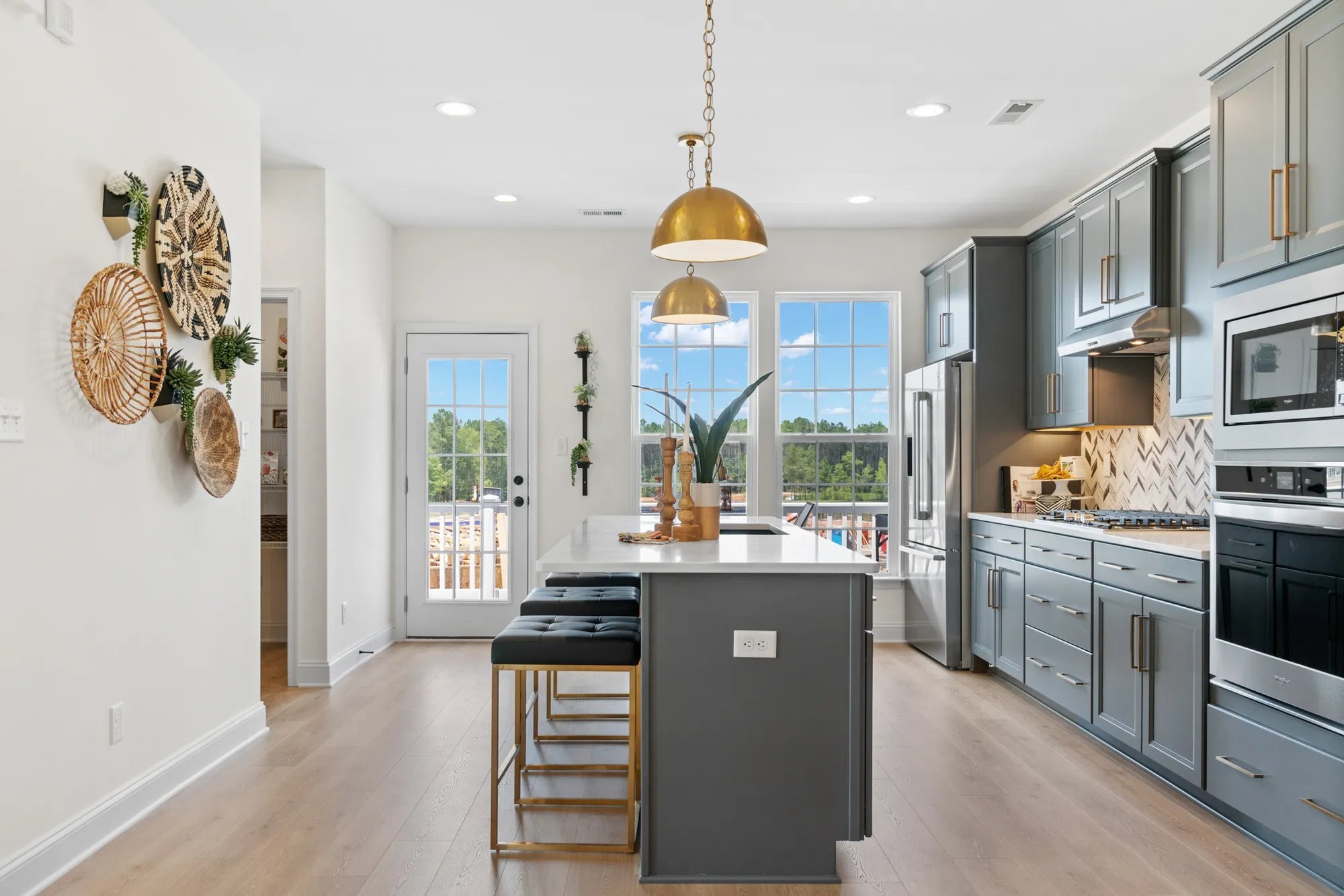 Building Photo - 15360 Oasis Sun Aly