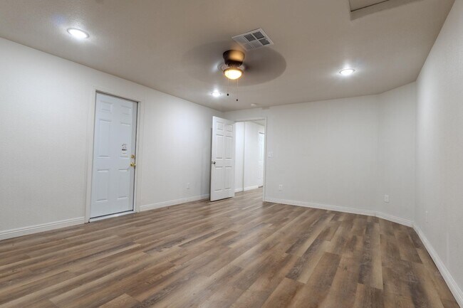 Building Photo - 3232 Sanguinetti Ln