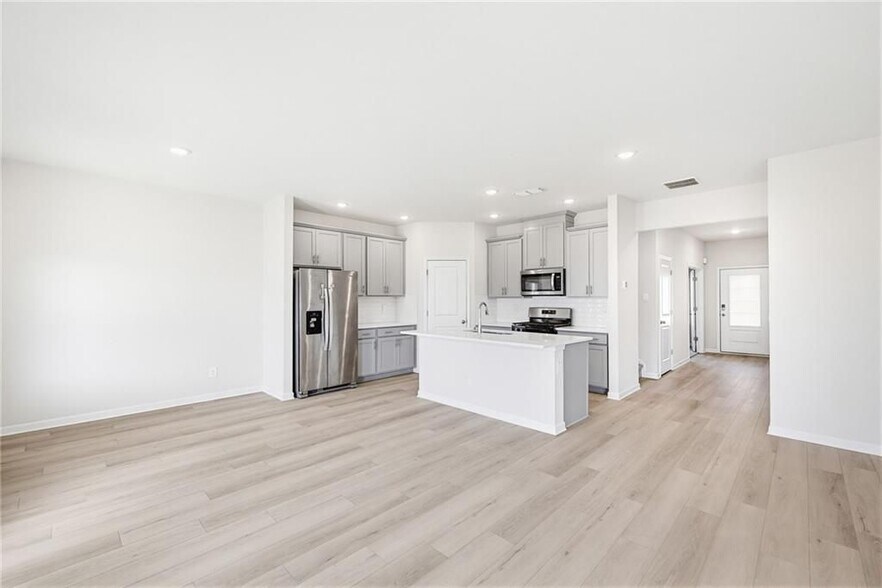 Building Photo - 7768 Richmond Trl