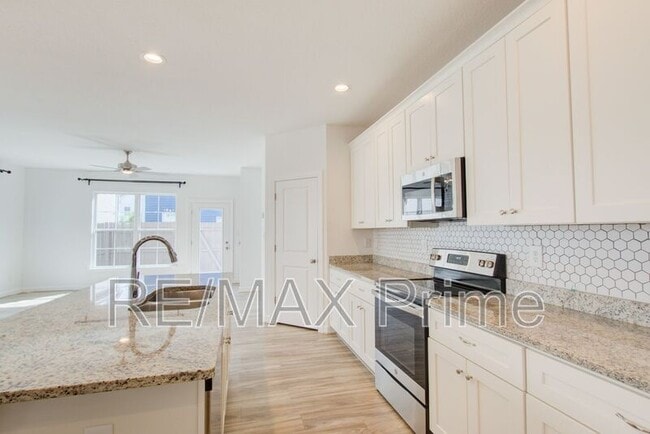 Building Photo - 2413 Trafton Pl