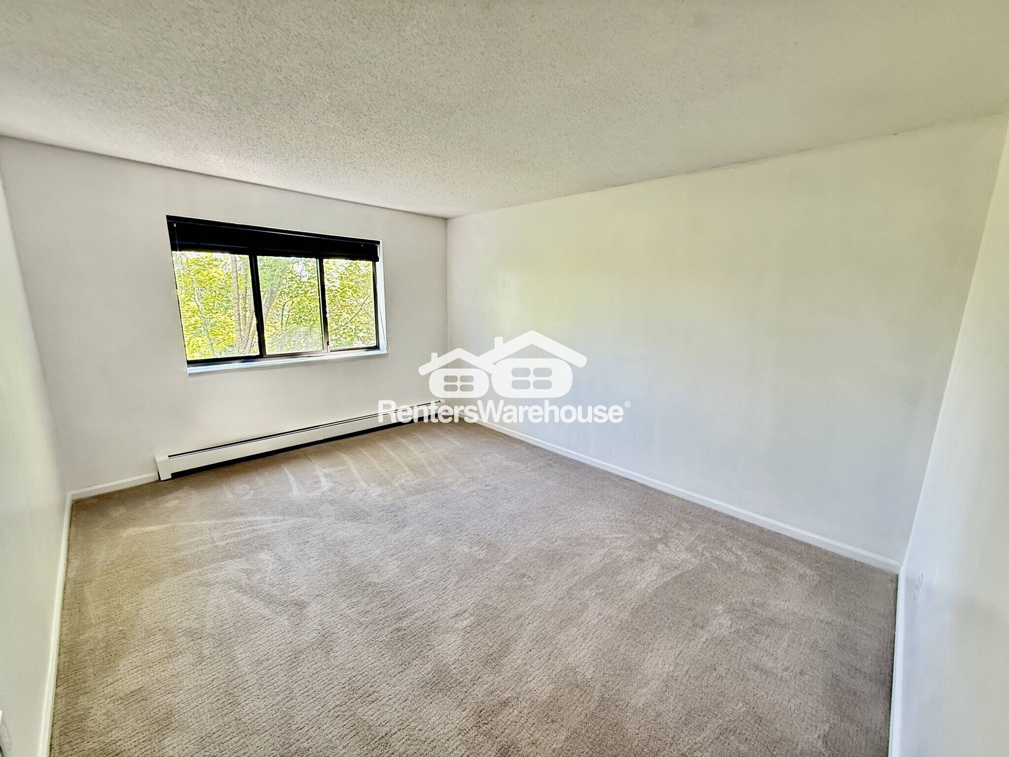 Building Photo - 7614 York Ave S