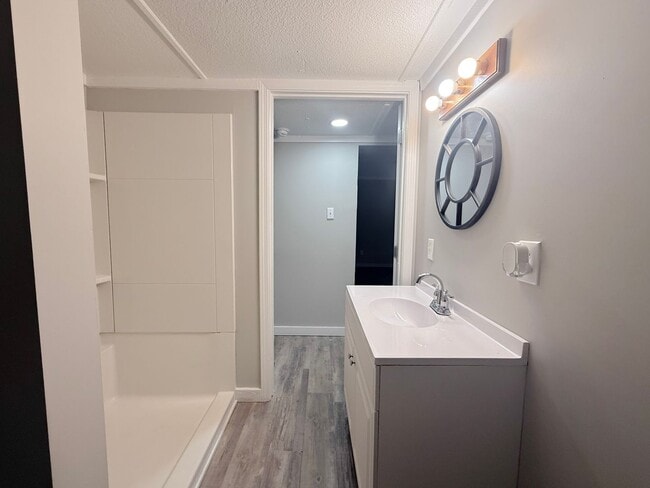 Building Photo - 3-Bedroom Single-Family Home with Hardwood Floors and Carport in Sparta