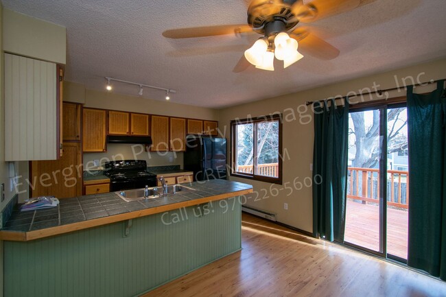 Building Photo - Short Term Lease! Spacious Home in Mid-Tow...