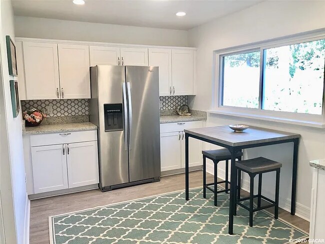 Building Photo - Modern Comfort Meets Classic Charm – Spacious Alachua Rental