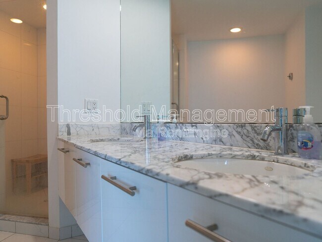 Building Photo - 500 Brickell Ave