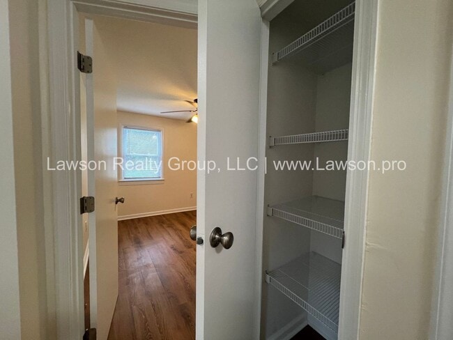 Building Photo - Close to Carvins Cove- One Level Living with Hobby Shed