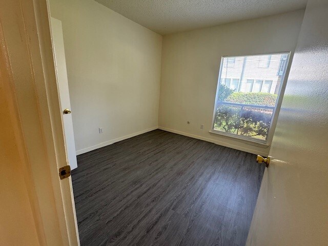 Building Photo - 8370 Jorine Dr