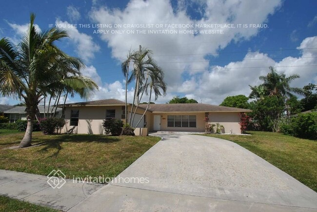 Building Photo - 321 Canterbury Dr W