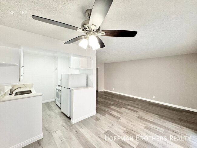 Building Photo - 428 S Sherbourne Dr