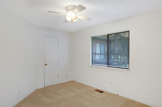 Building Photo - 11090 Lakeside Dr