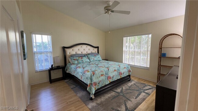 Building Photo - 5653 Greenwood Cir