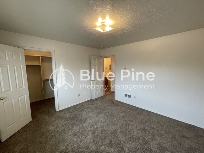 Building Photo - 345 S Byron Ave