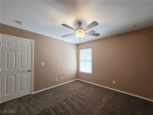 Building Photo - 10865 Wallflower Ave