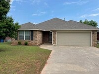 Building Photo - 605 E Juniper Ln