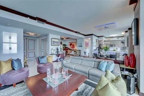 Building Photo - 347 N New River Dr E