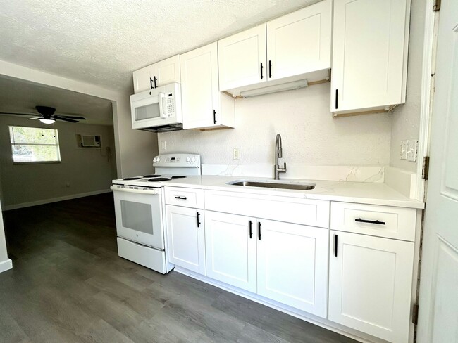 Building Photo - 8220 Krag Dr