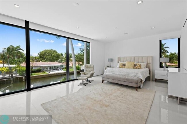Building Photo - 401 Lido Dr