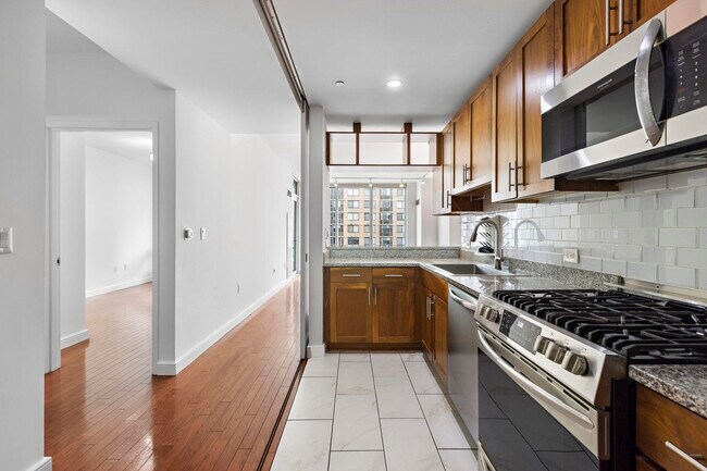 Building Photo - 20 Newport Pkwy