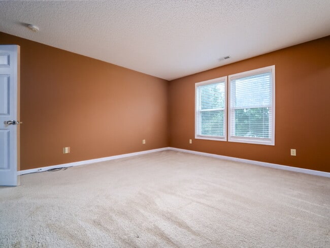 Building Photo - 910 Torsion Lane