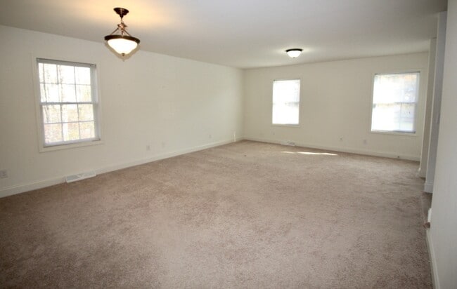 Building Photo - Stonecrest Drive