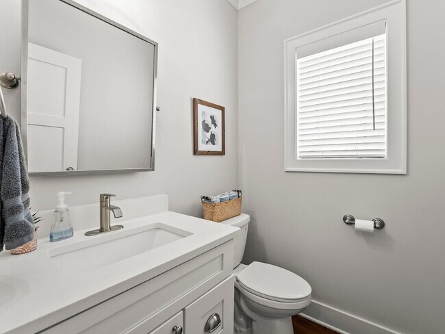 Building Photo - 71 Windjammer Ct