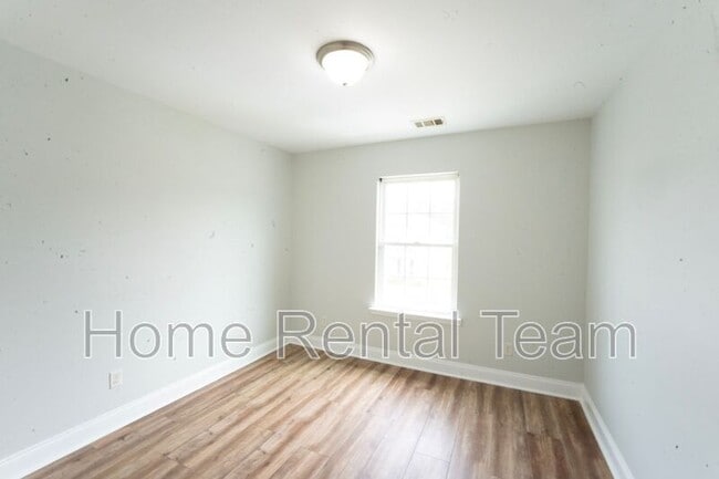 Building Photo - 573 Gov Treutlen Cir