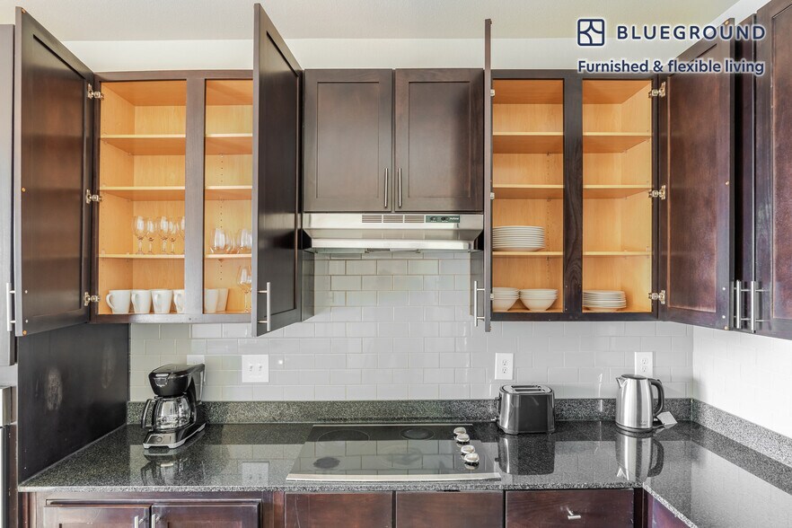 Building Photo - 3100 Esperanza Crossing