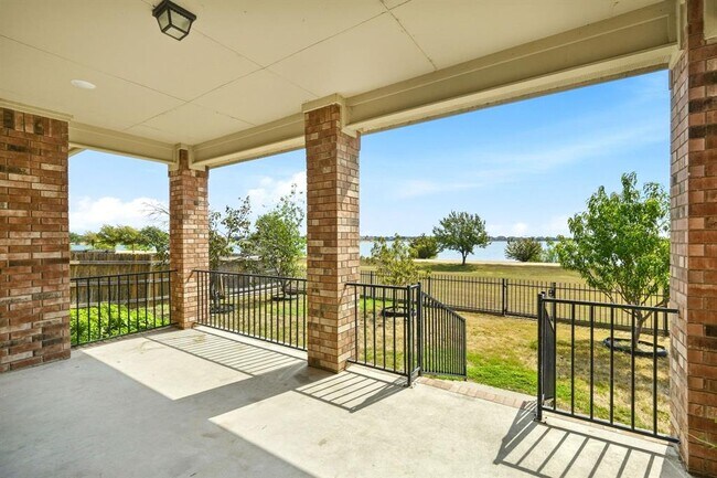 Building Photo - 17805 Silent Harbor Loop