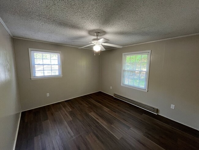 Building Photo - Charming 3-bedroom, 1.5-bathroom property in Pfafftown