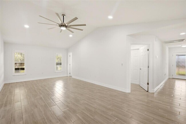 Building Photo - 176 N Waterway Dr NW