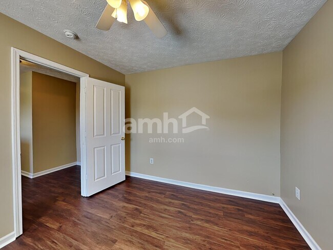 Building Photo - 12700 Hearthstone Dr