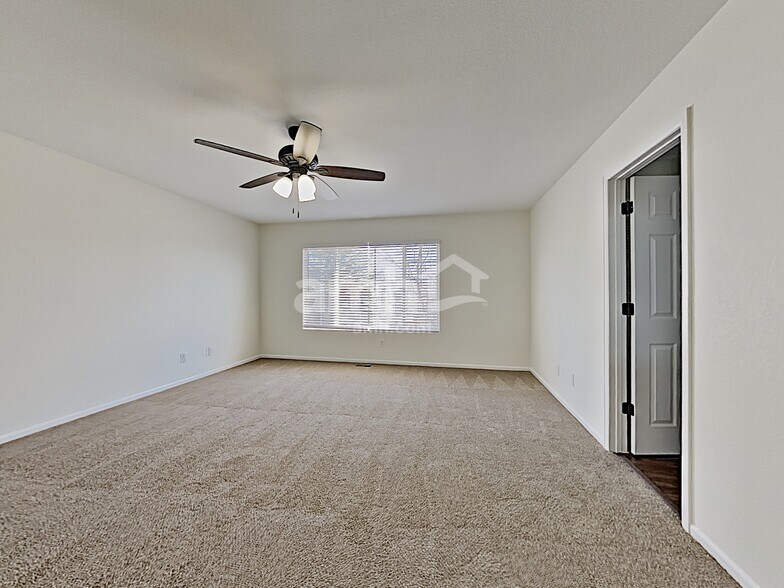 Building Photo - 9762 Chambers Dr
