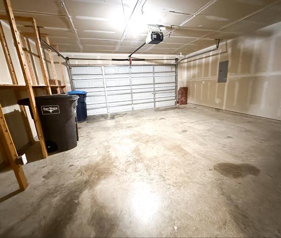 Building Photo - 8653 Hawkview Dr