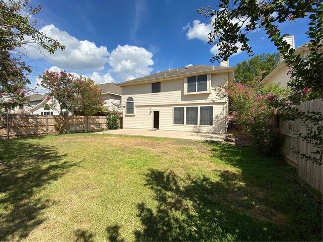 Building Photo - 8811 Glen Canyon Dr
