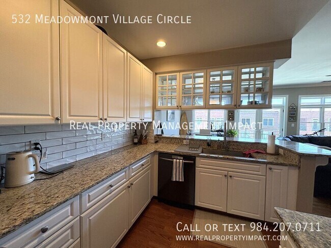 Building Photo - 532 Meadowmont Village Cir