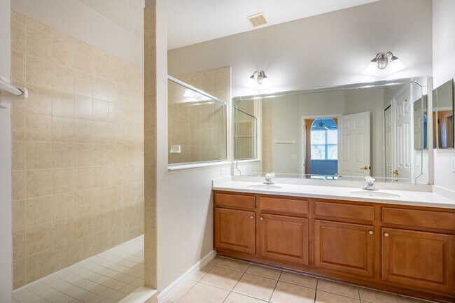 Building Photo - 9435 Myrtle Creek Ln