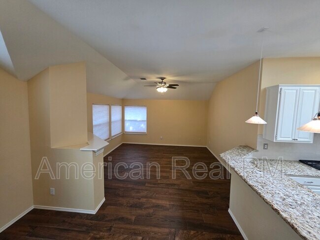 Building Photo - 1209 Shadow Lakes Blvd