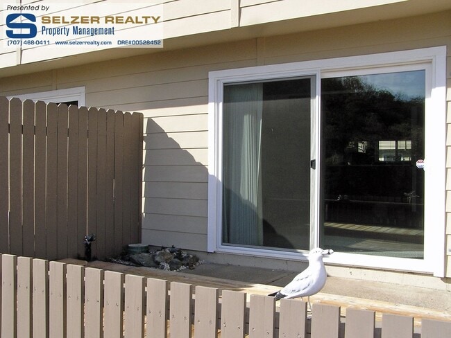 Building Photo - Charming 2 bd. condo in a lovely west hills setting!