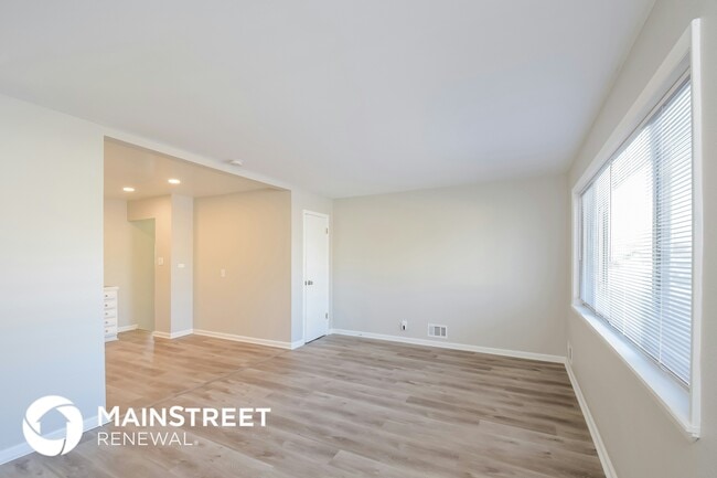 Building Photo - 1344 Elmer Dr