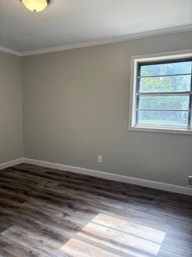 Building Photo - Renovated 3 Bedroom 1 Bath Home for Rent!