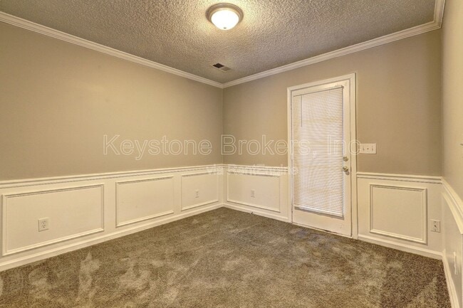 Building Photo - 1370 N Hampton Dr