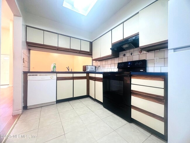 Building Photo - 4835 Kingsmeadow Ln