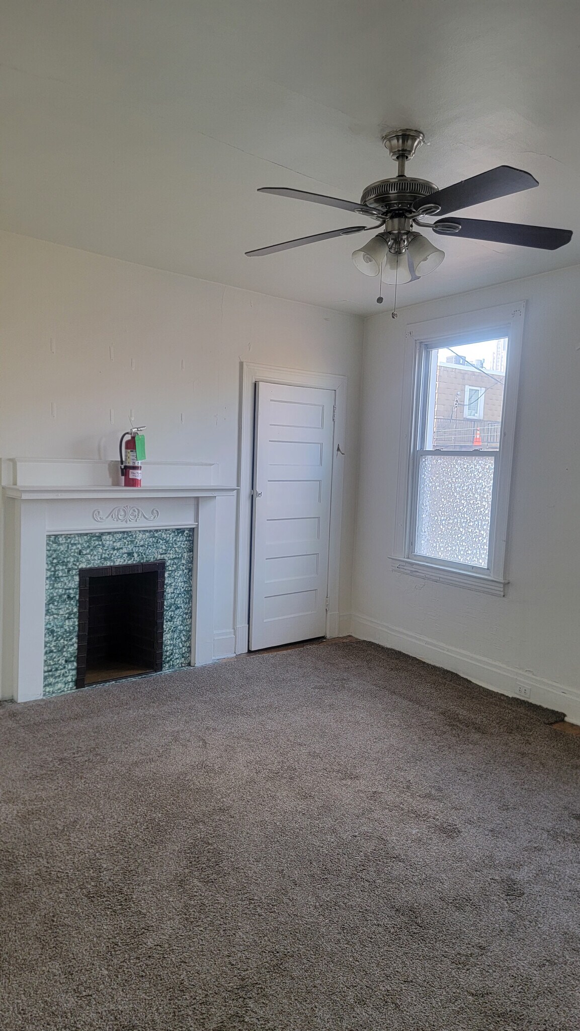 Building Photo - 18 Melba Pl