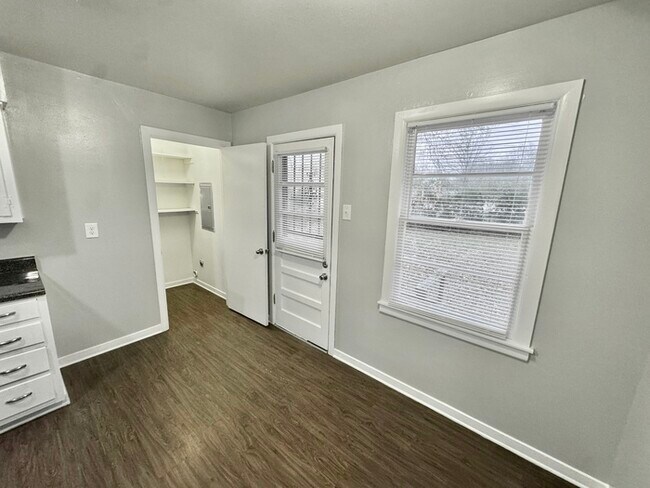 Building Photo - 1754 Danville Rd