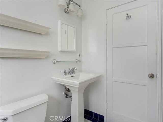 Building Photo - 6039 W 76th St