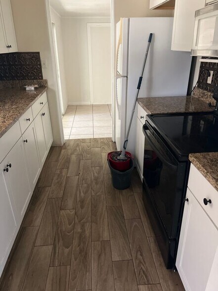 Building Photo - 108 Japonica Dr