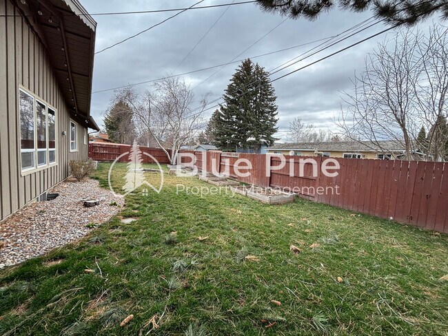 Building Photo - 1058 Mojave St