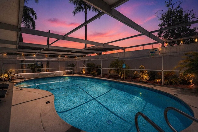 Building Photo - 7240 Westwind Dr