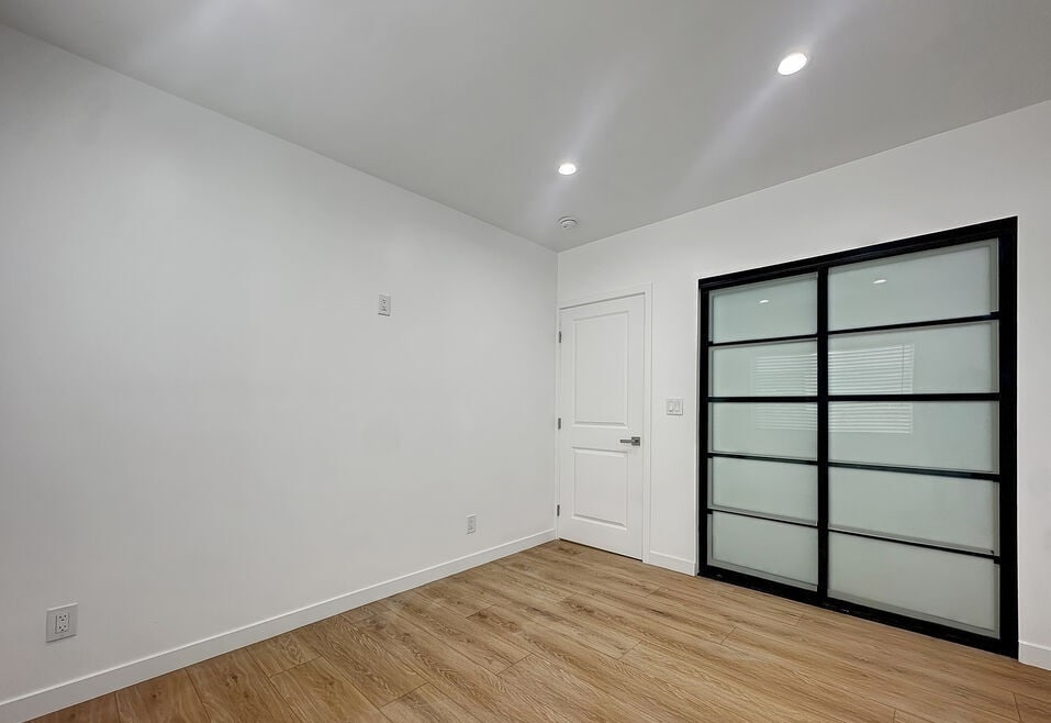 Building Photo - 1814 S Longwood Ave